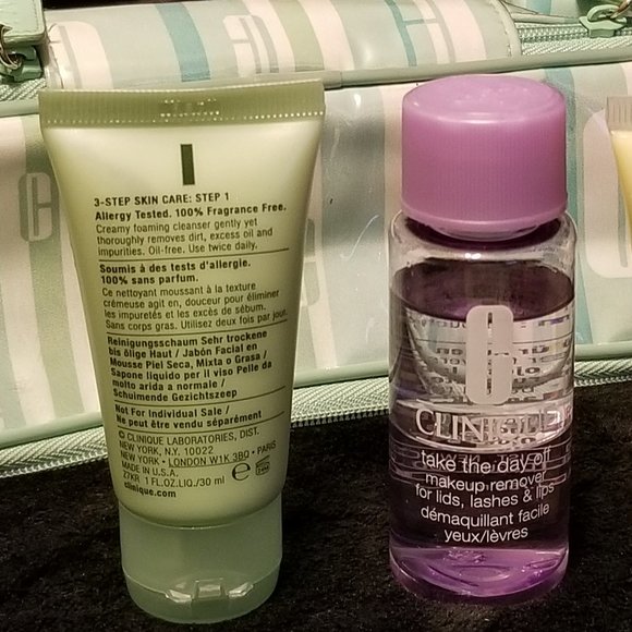 COPY - COPY - Travel Size Clinique Favorites W/Ca… - Picture 2 of 8